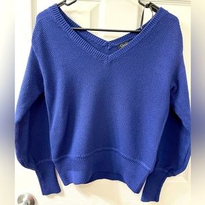Adorable Jessica Simpson sweater